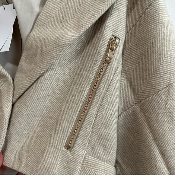 Royalty by Maluma Cream Herribone Cropped Blazer Jacket Size Small - Picture 3 of 7